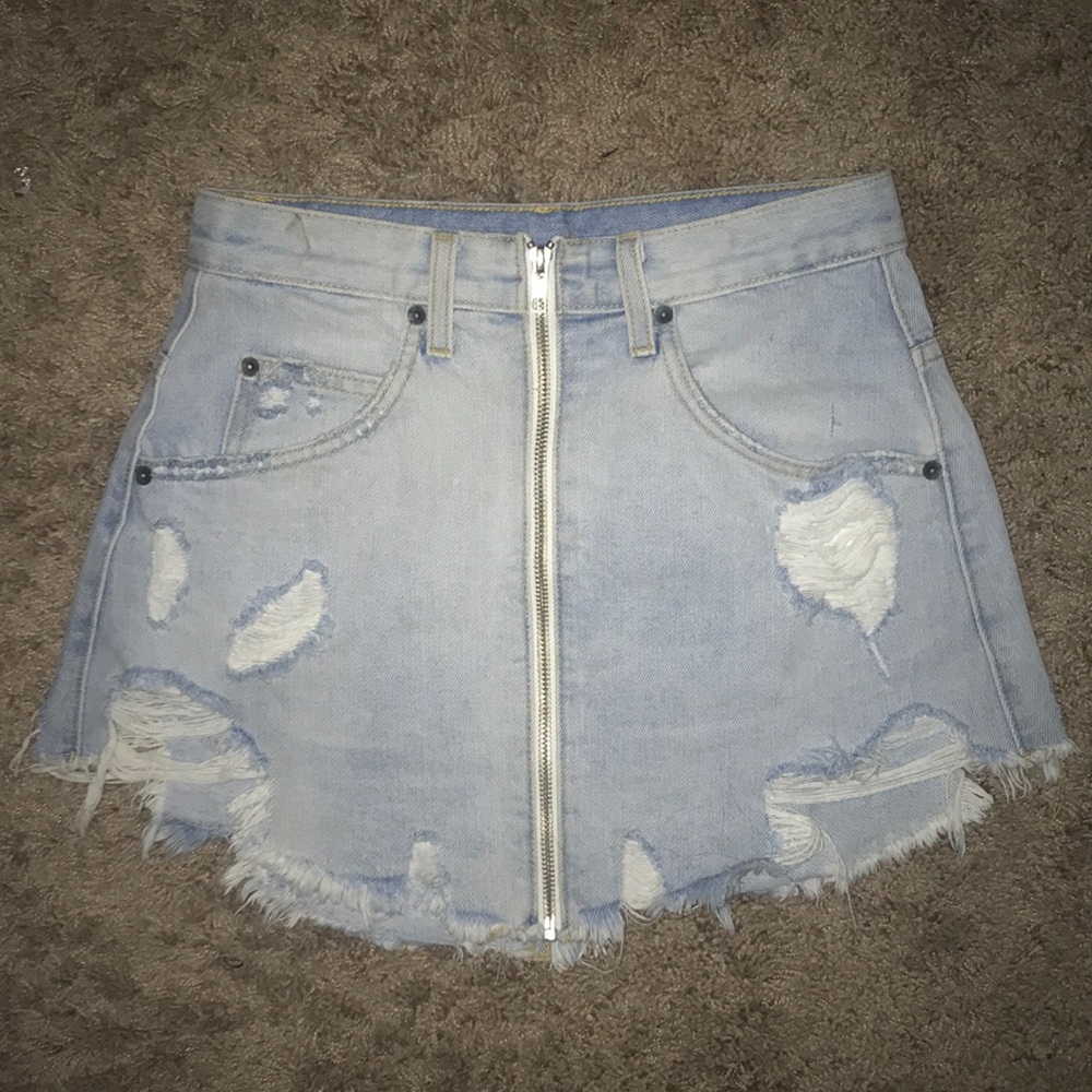 NWT LF Beatrice Skirt Lightwash